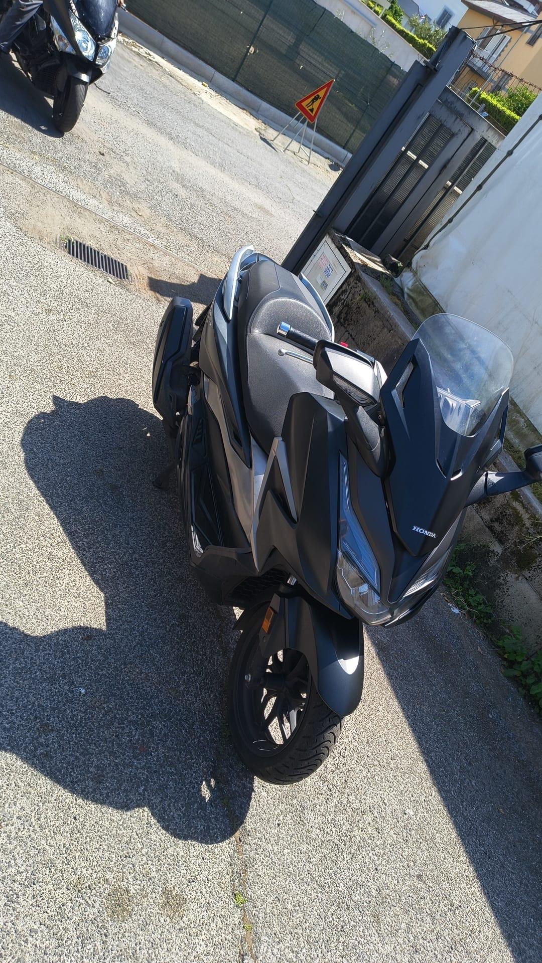 Honda Forza 350