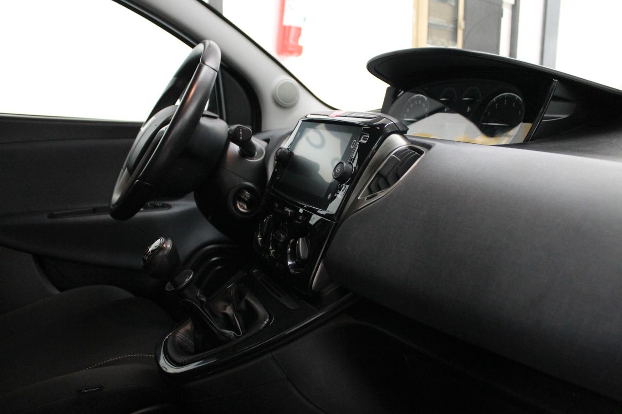 Lancia Ypsilon 1.0 FireFly 5 porte S&S Hybrid Ecochic UnYca