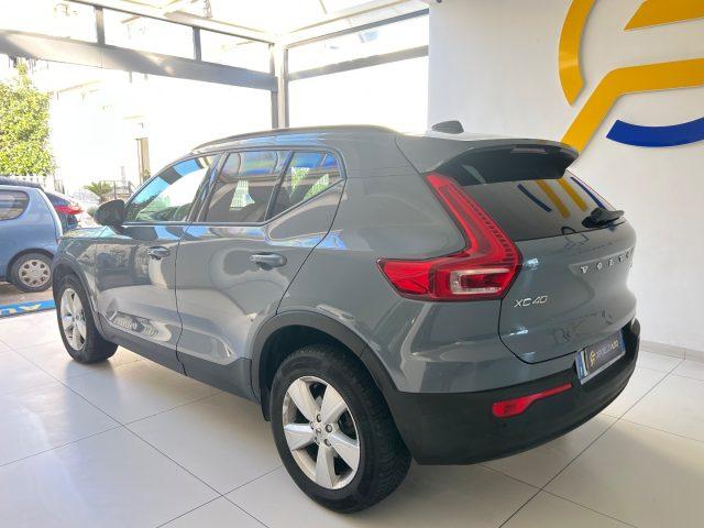 VOLVO XC40 T2 Geartronic Momentum Core