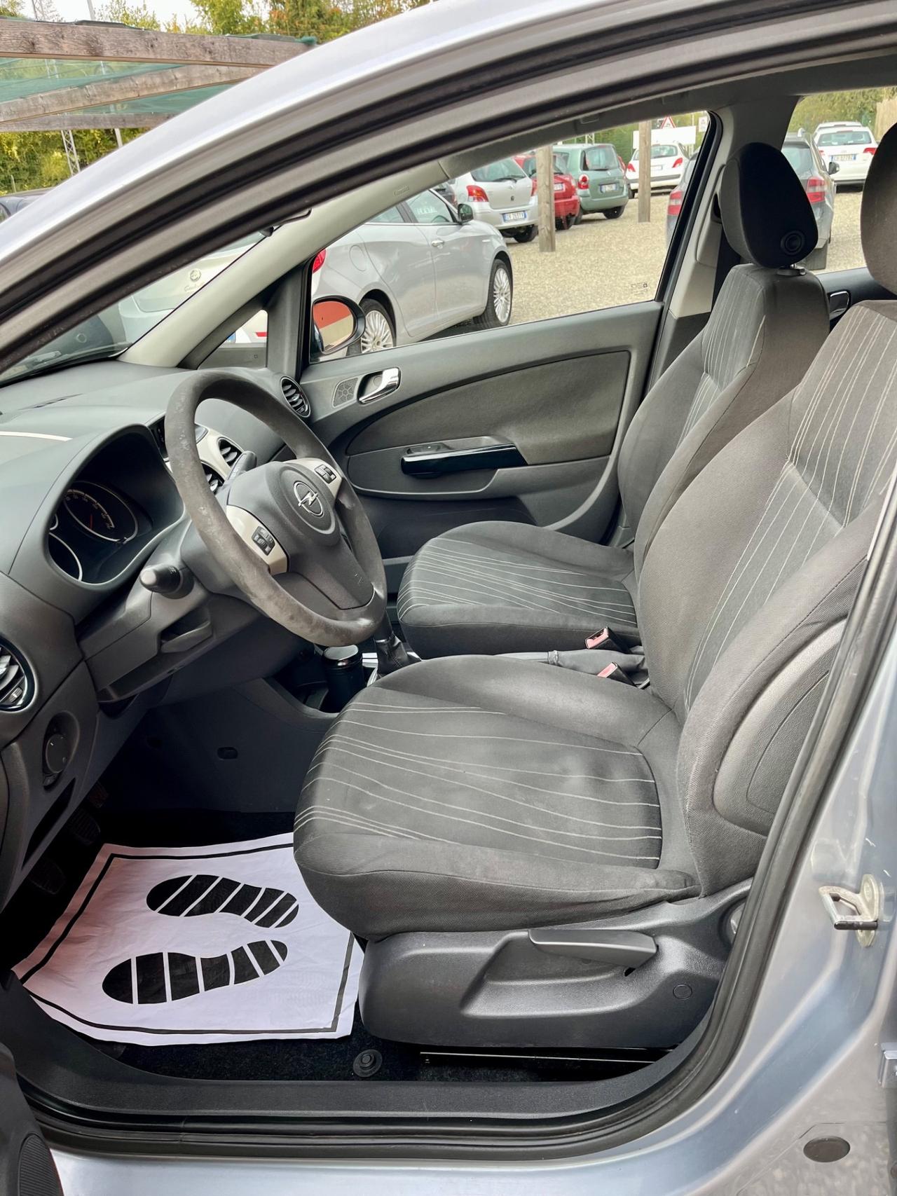 Opel Corsa 1.2 5 porte benzina