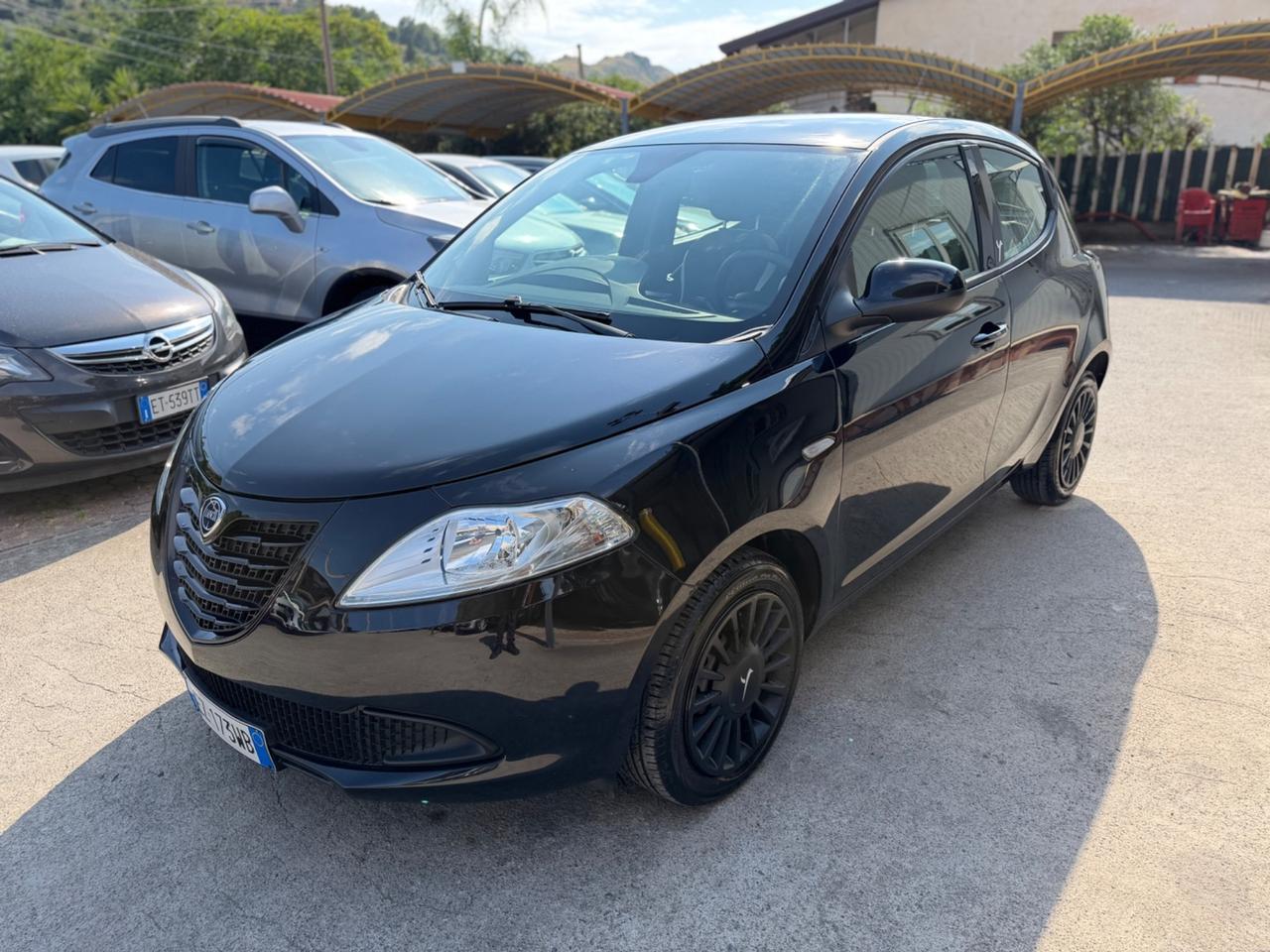 Lancia Ypsilon 1.2 69 CV 5 porte Km Certificati