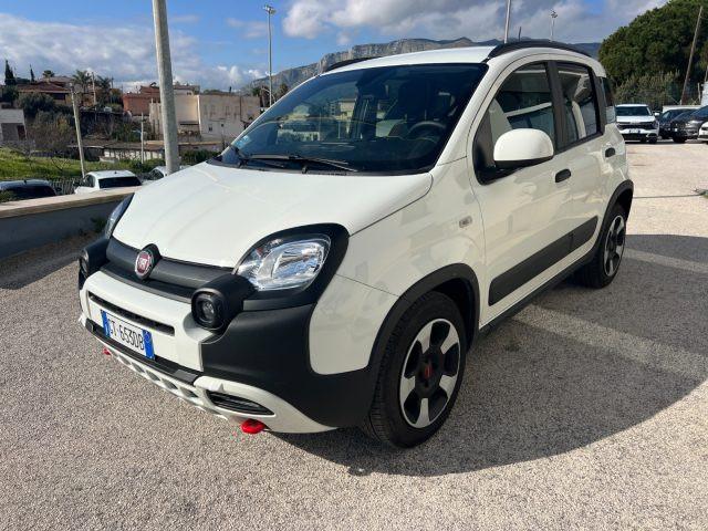 FIAT Panda 1.0 FireFly S&S Hybrid Panda Cross