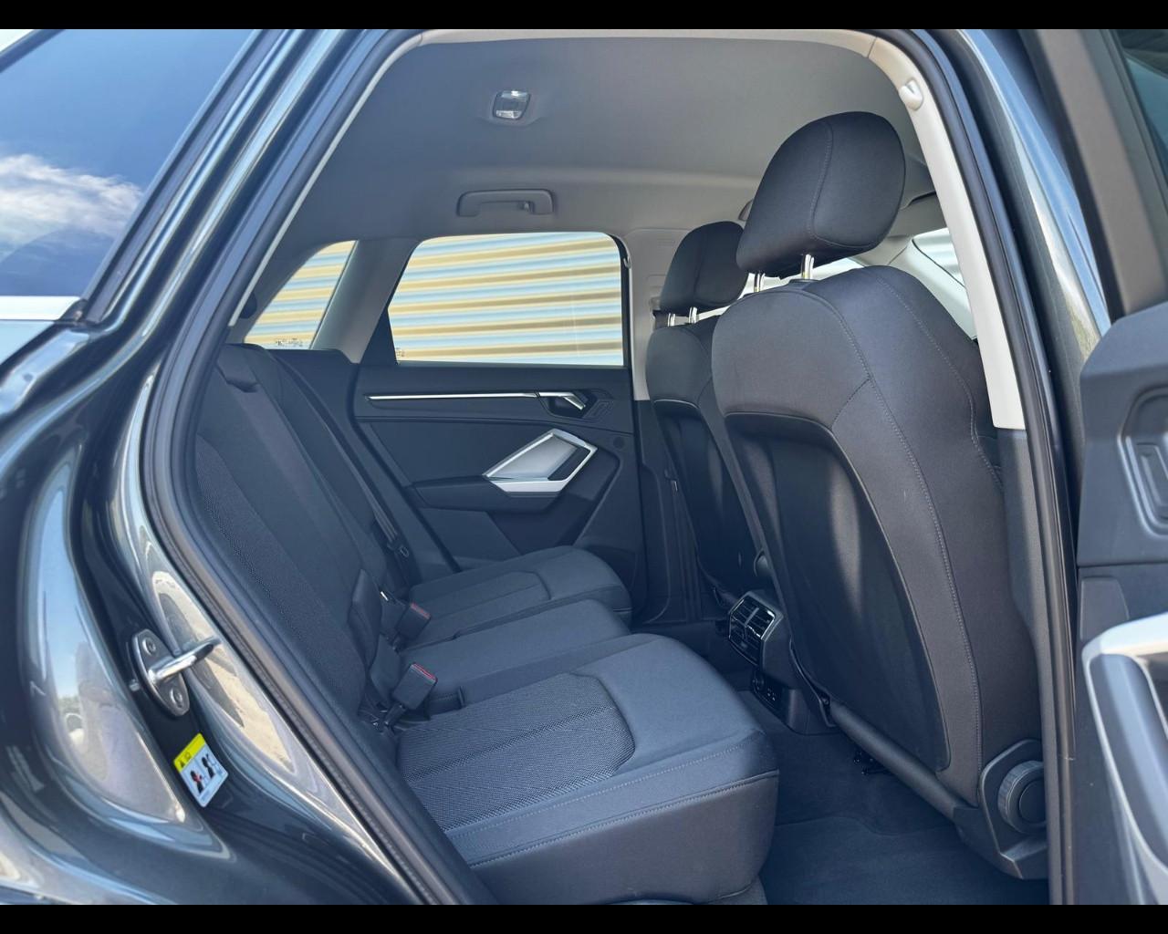 AUDI Q3 45 TFSIe S-TRONIC S-LINE EDITION