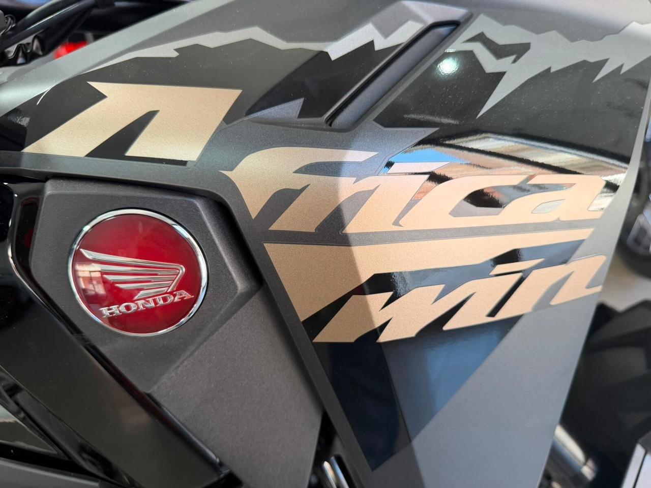 Honda CRF1100L Africa Twin TOTAL BLACK A RATE DA 165 AL MESE