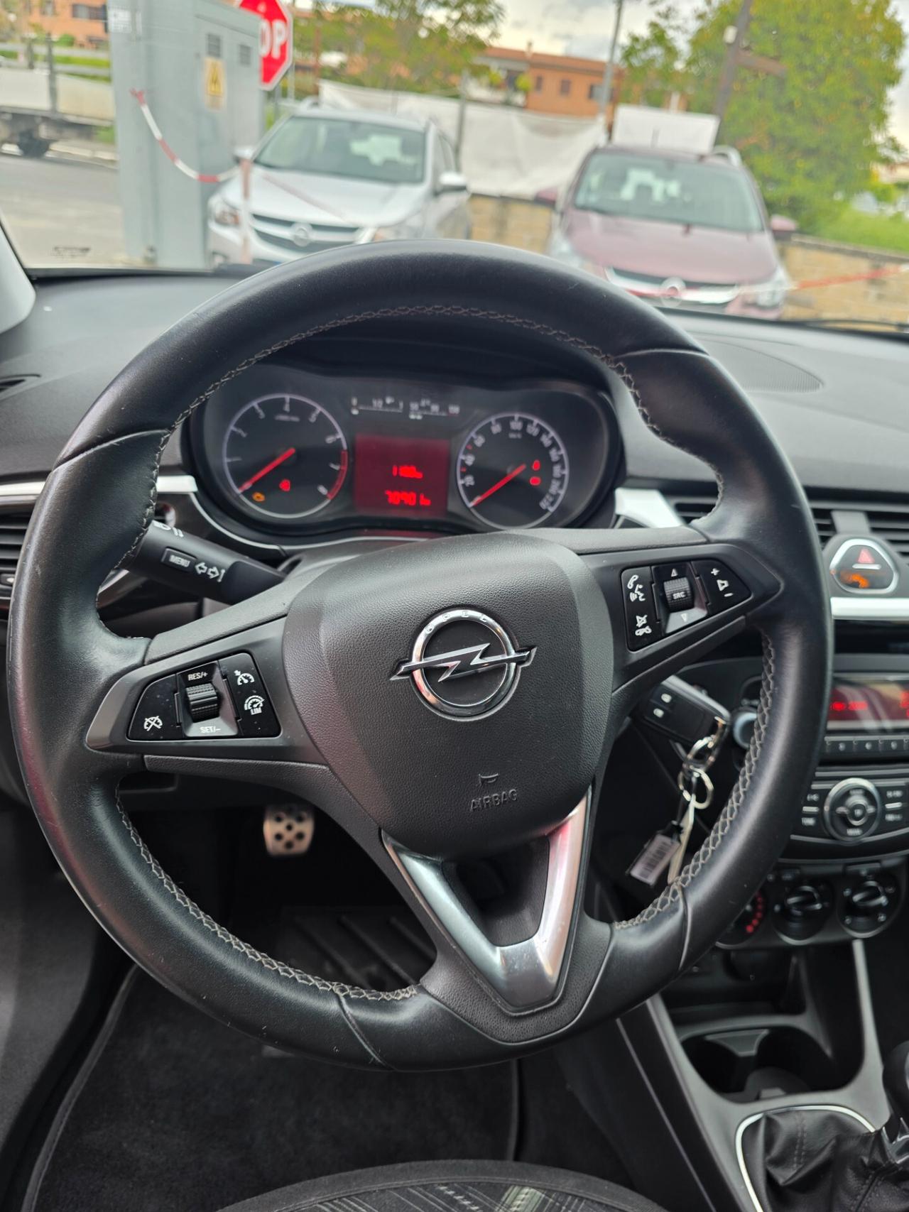 Opel Corsa 1.2 Coupé b-Color