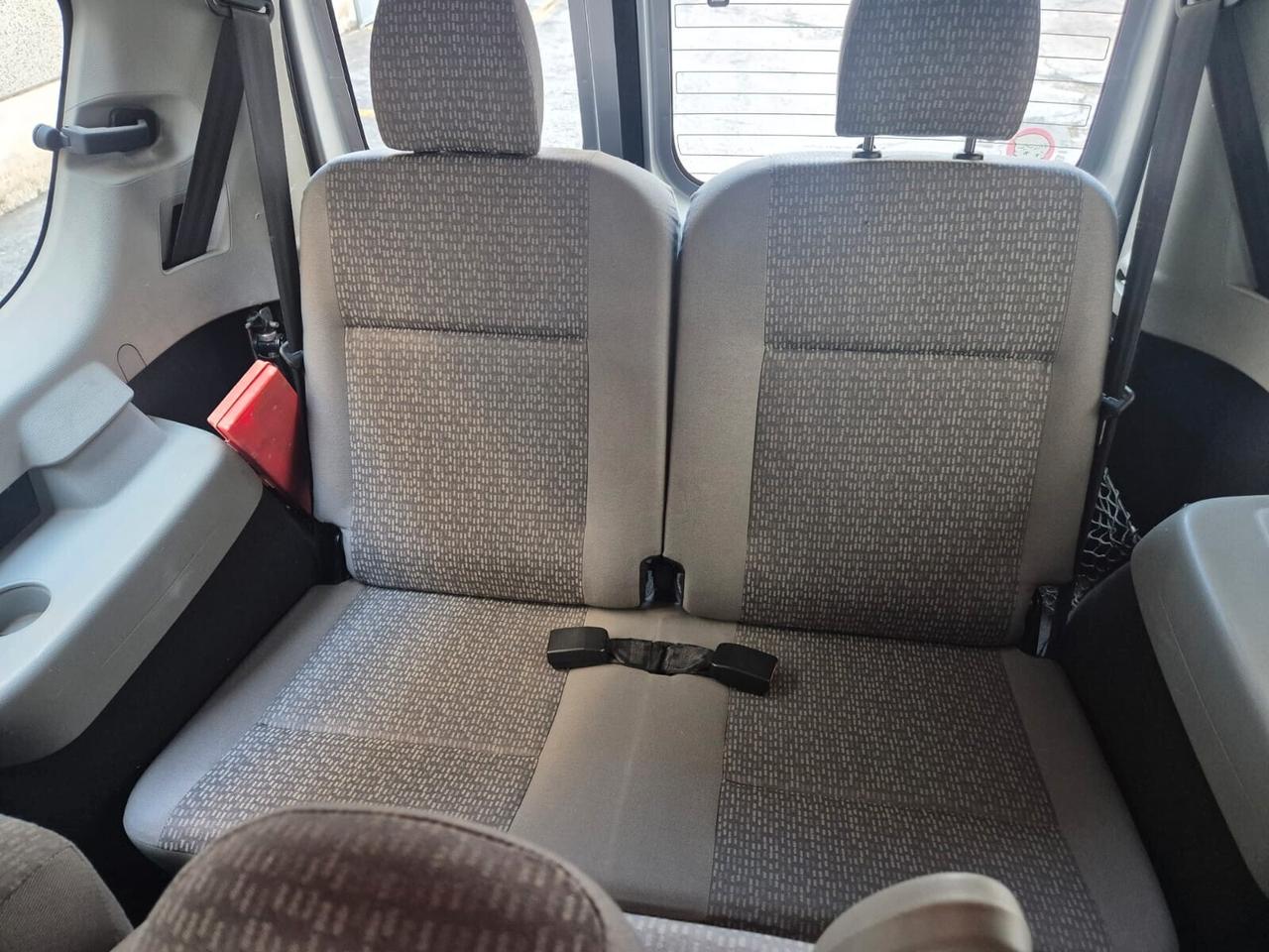 Dacia Logan MCV 1.5 dCi 70CV 7 posti Lauréate OK NEOPATENTATI