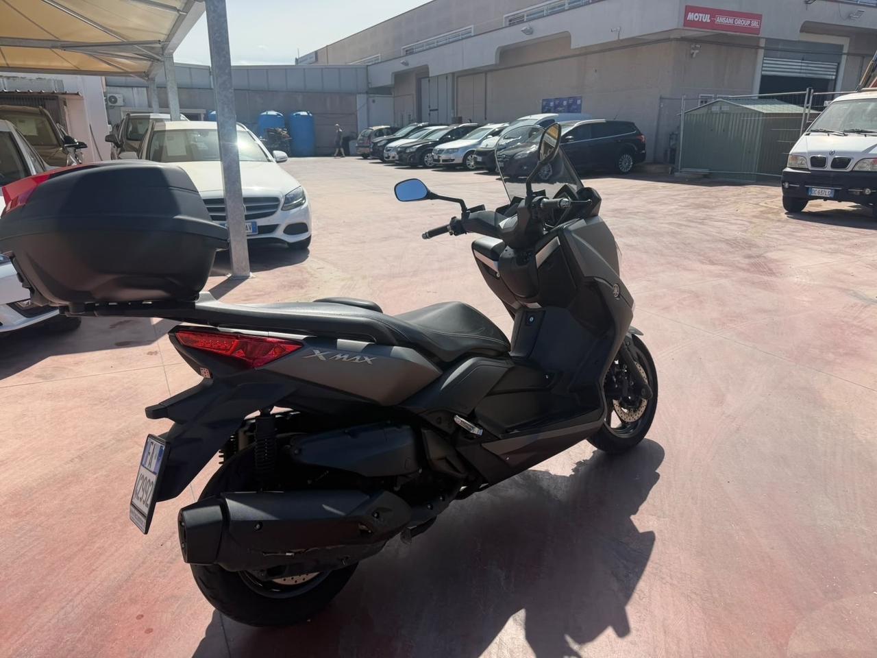 Yamaha X-Max 400