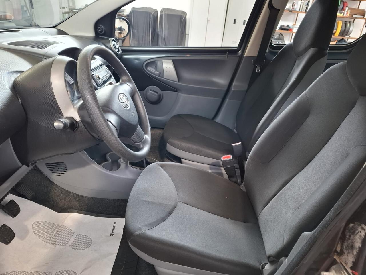 Toyota Aygo 1.0 12V VVT-i 5 porte Now