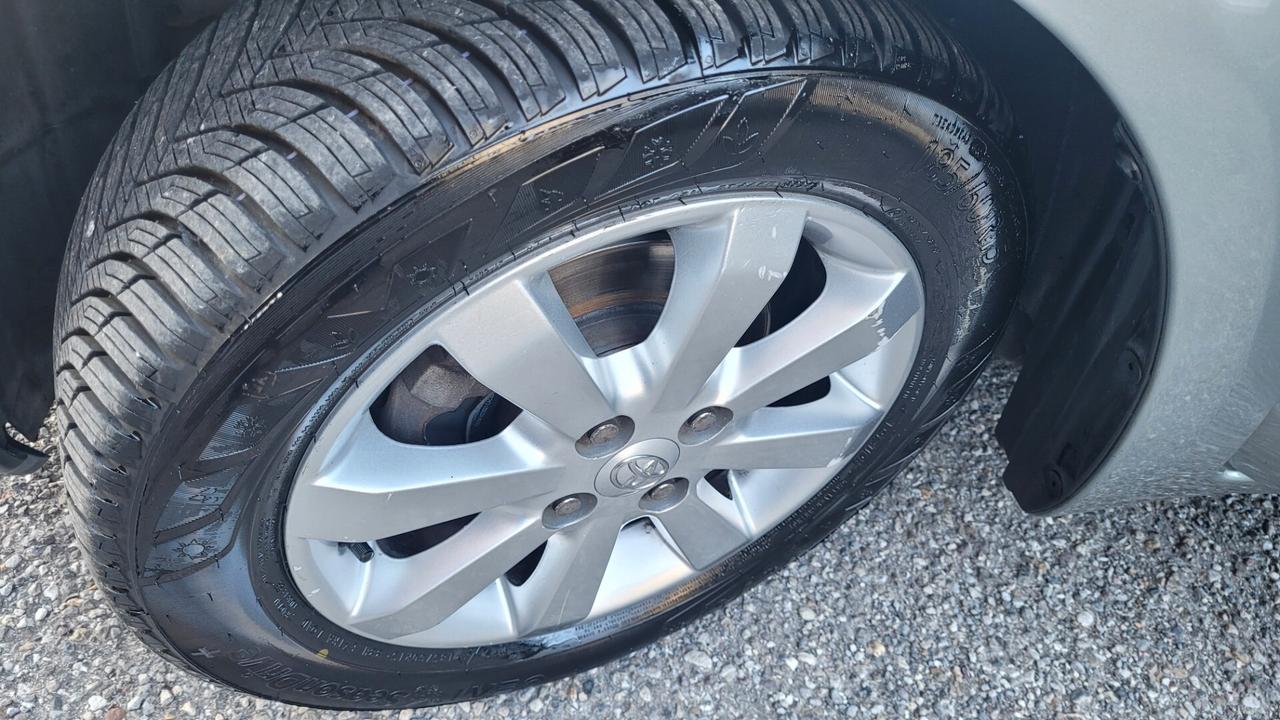 Toyota Yaris 1.3 5 porte Sol