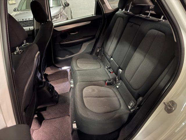 BMW 220 i Active Tourer Advantage