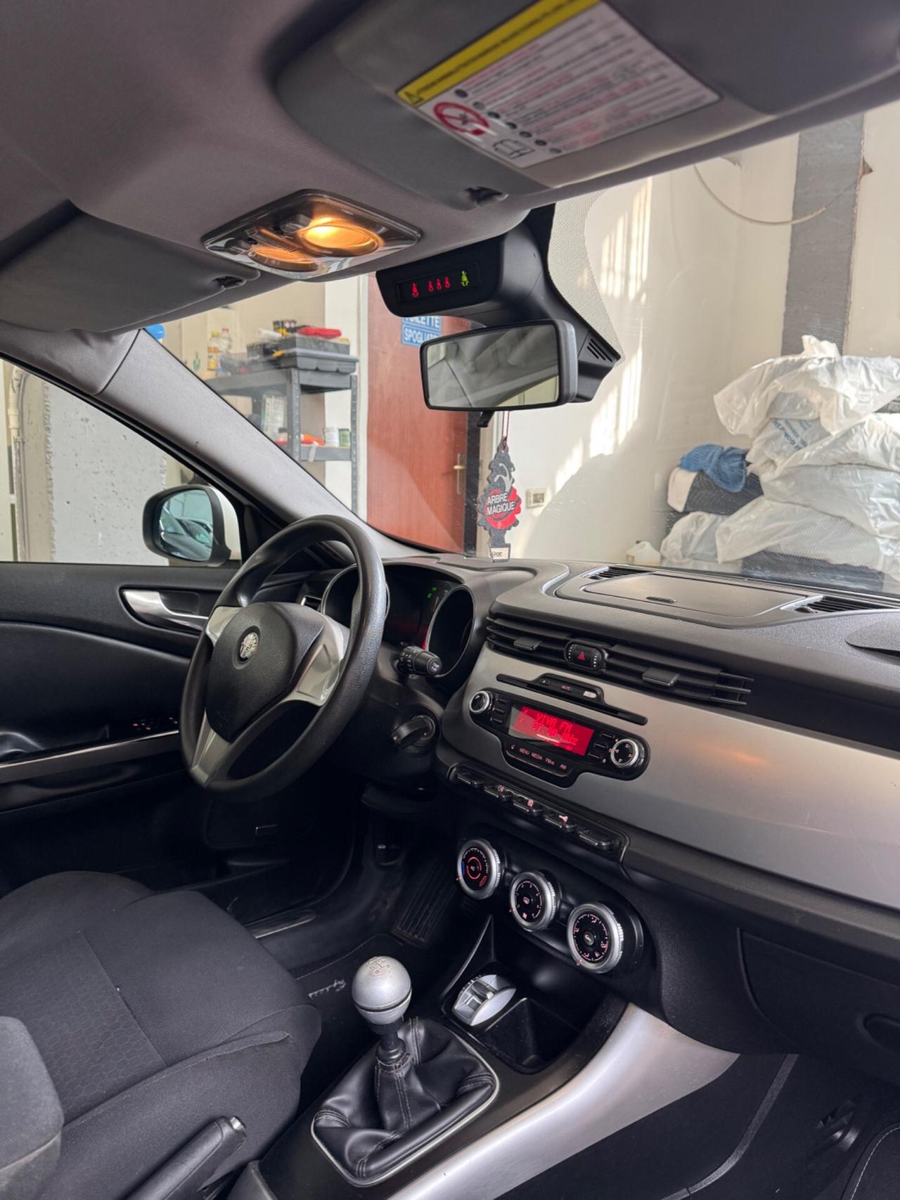 Alfa Romeo Giulietta 1.6 JTDm-2 105 CV Distinctive