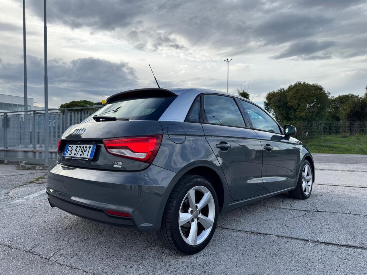 AUDI A1 SPORTBACK 1.0 TFSI Metal Plus