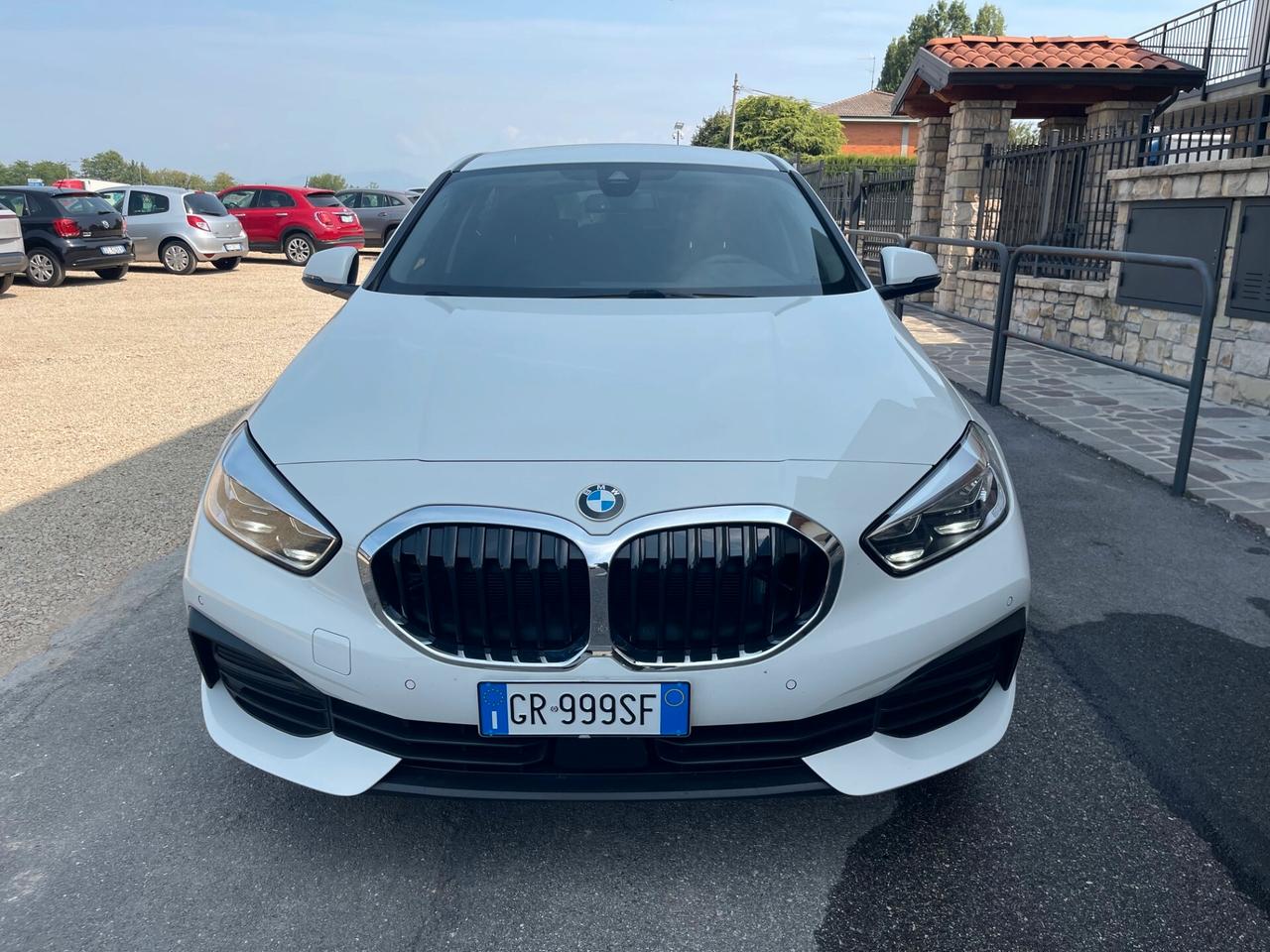 Bmw 116d Business Advantage Automatica OK Neopatentato