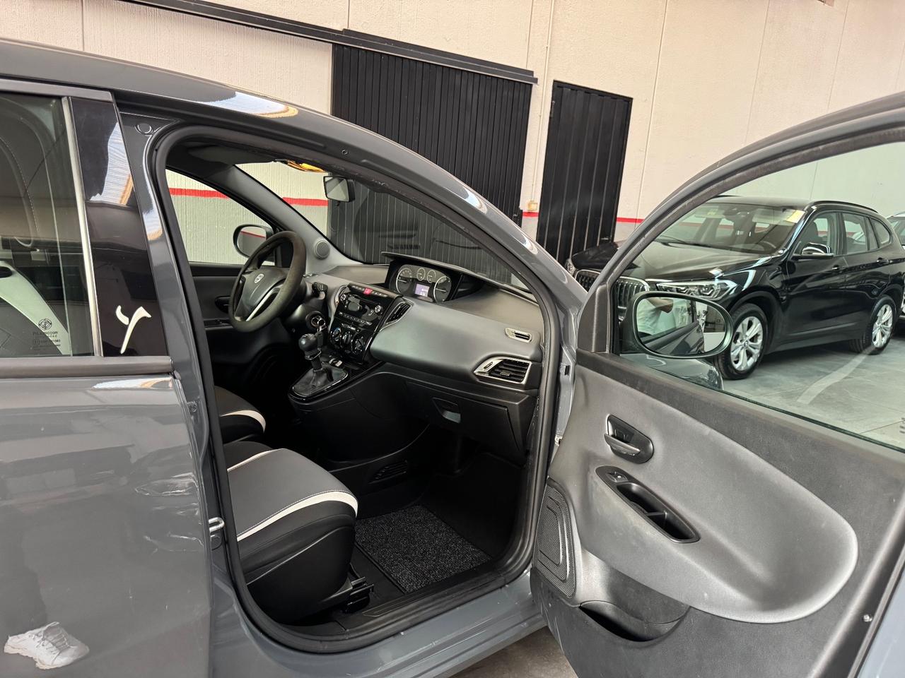 Lancia Ypsilon 0.9 TwinAir 85 CV 5 porte Metano Ecochic Gold
