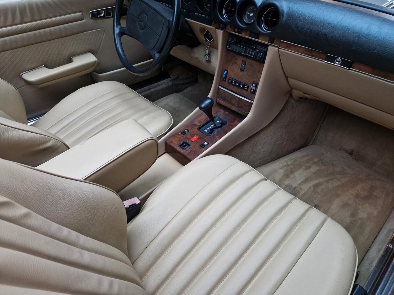 Mercedes-benz SL 560 anno 1987 certificata ASI con CRS