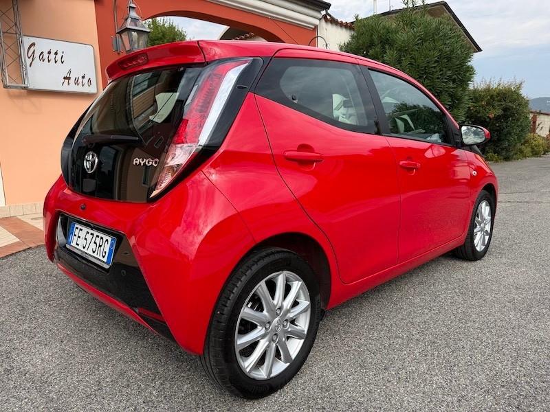 Toyota Aygo 1.0 VVT-i 69 CV 5 porte 9900 KM