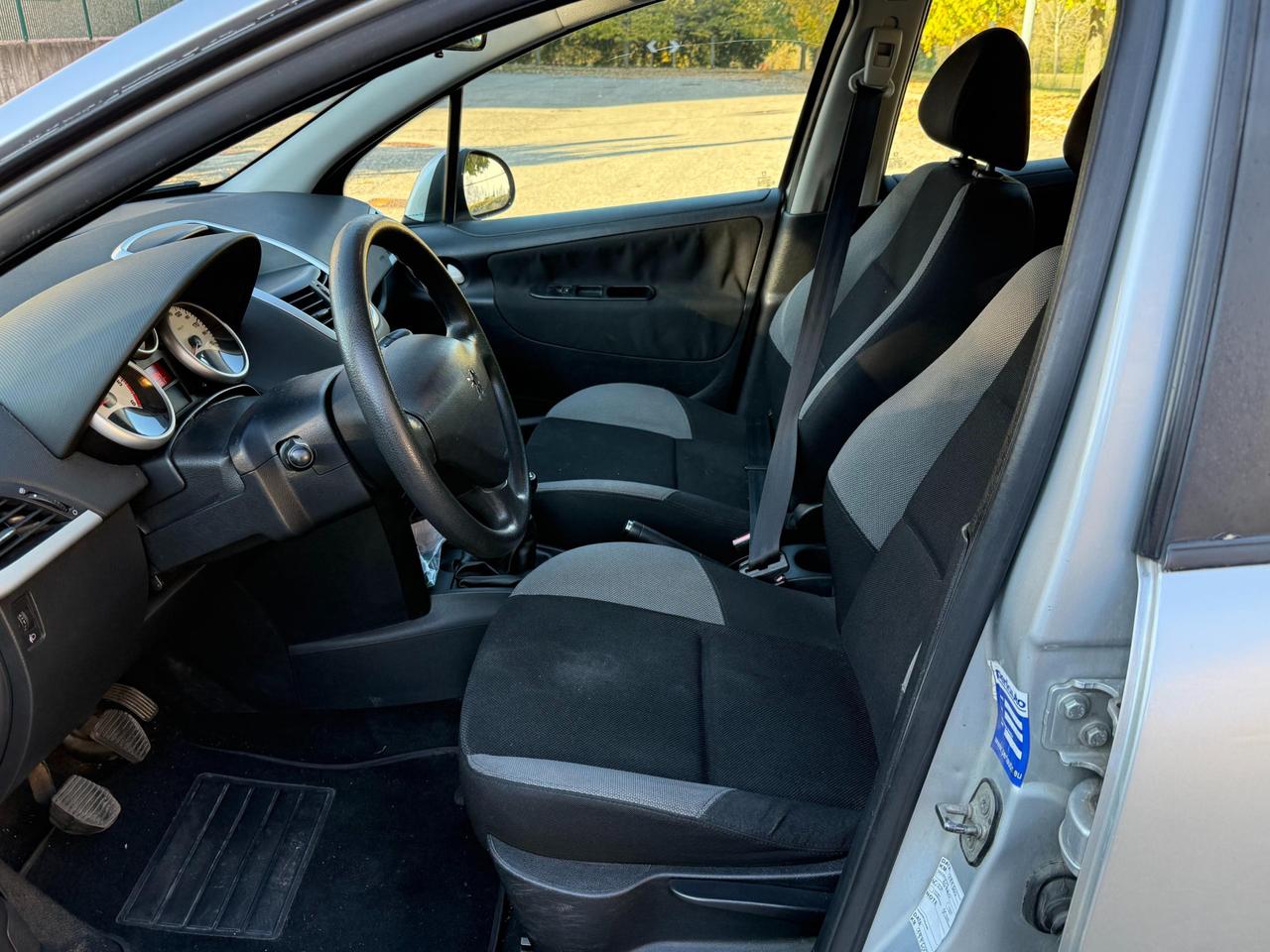 Peugeot 207 5 Porte 207 5p 1.4 hdi XT