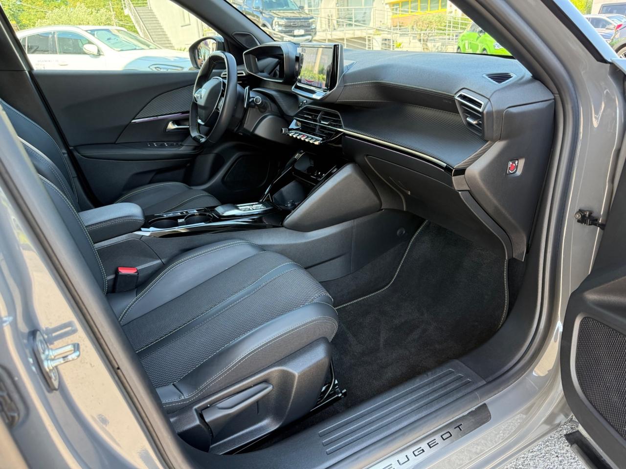 Peugeot 2008 BlueHDi 130 S&S EAT8 GT