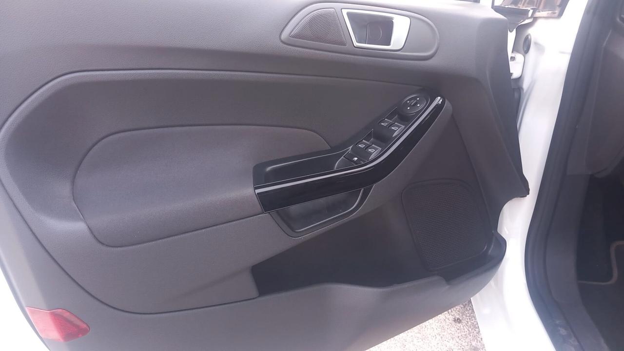Ford Fiesta 1.4 5p. Bz.- GPL Titanium