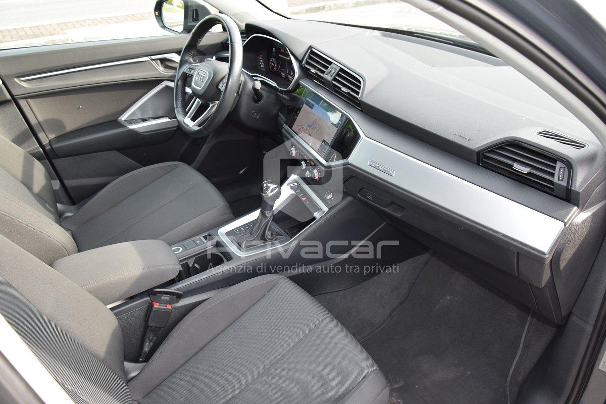 AUDI Q3 40 TDI quattro S tronic Business Advanced