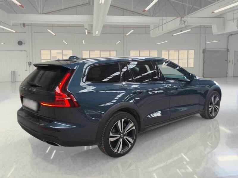 VOLVO V60 CC (2018-2024) V60 Cross Country B5 A...