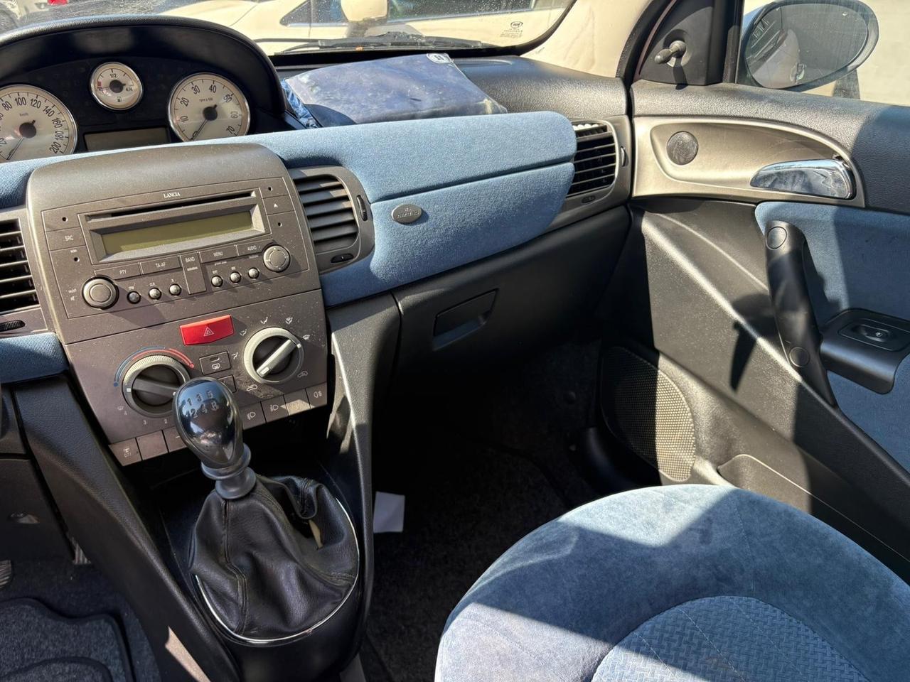 Lancia Ypsilon 1.2 16V Oro 60CV Ok Neopatentati