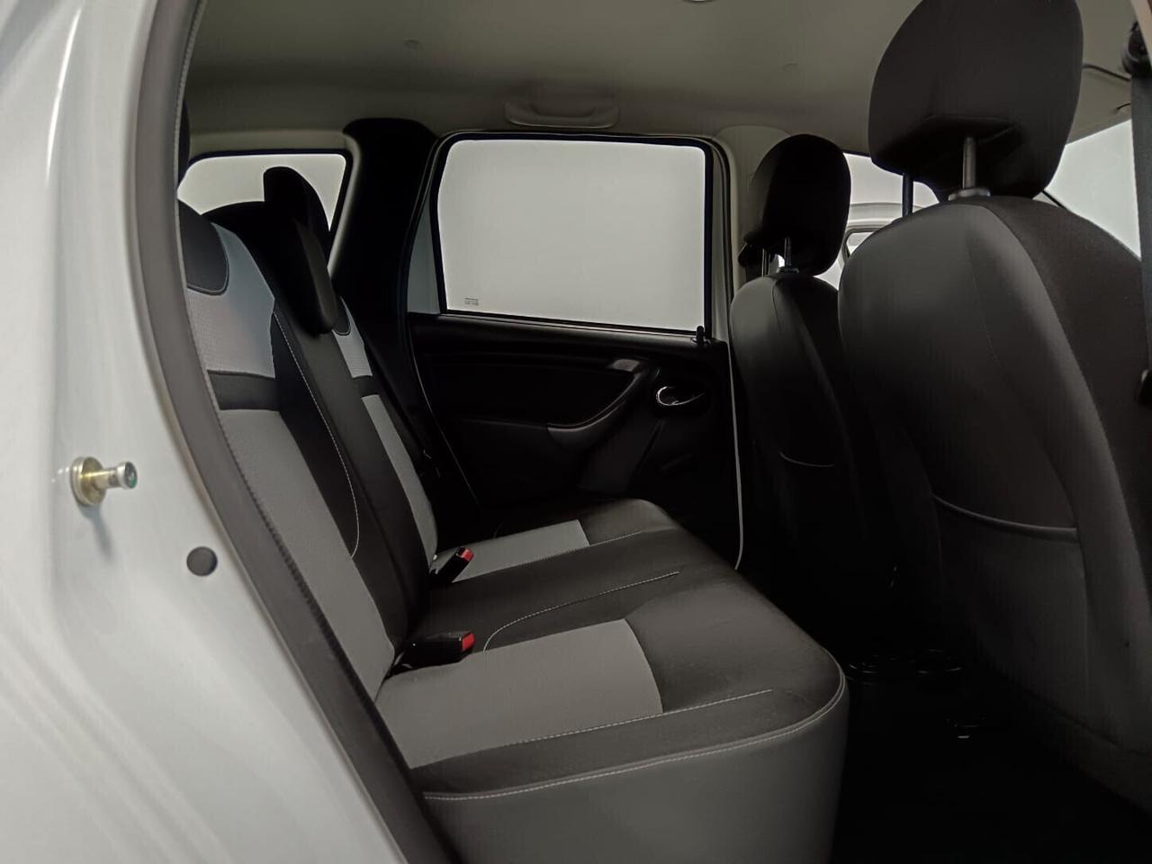 Dacia Duster 1.6 GPL DA FABBRICA Lauréate