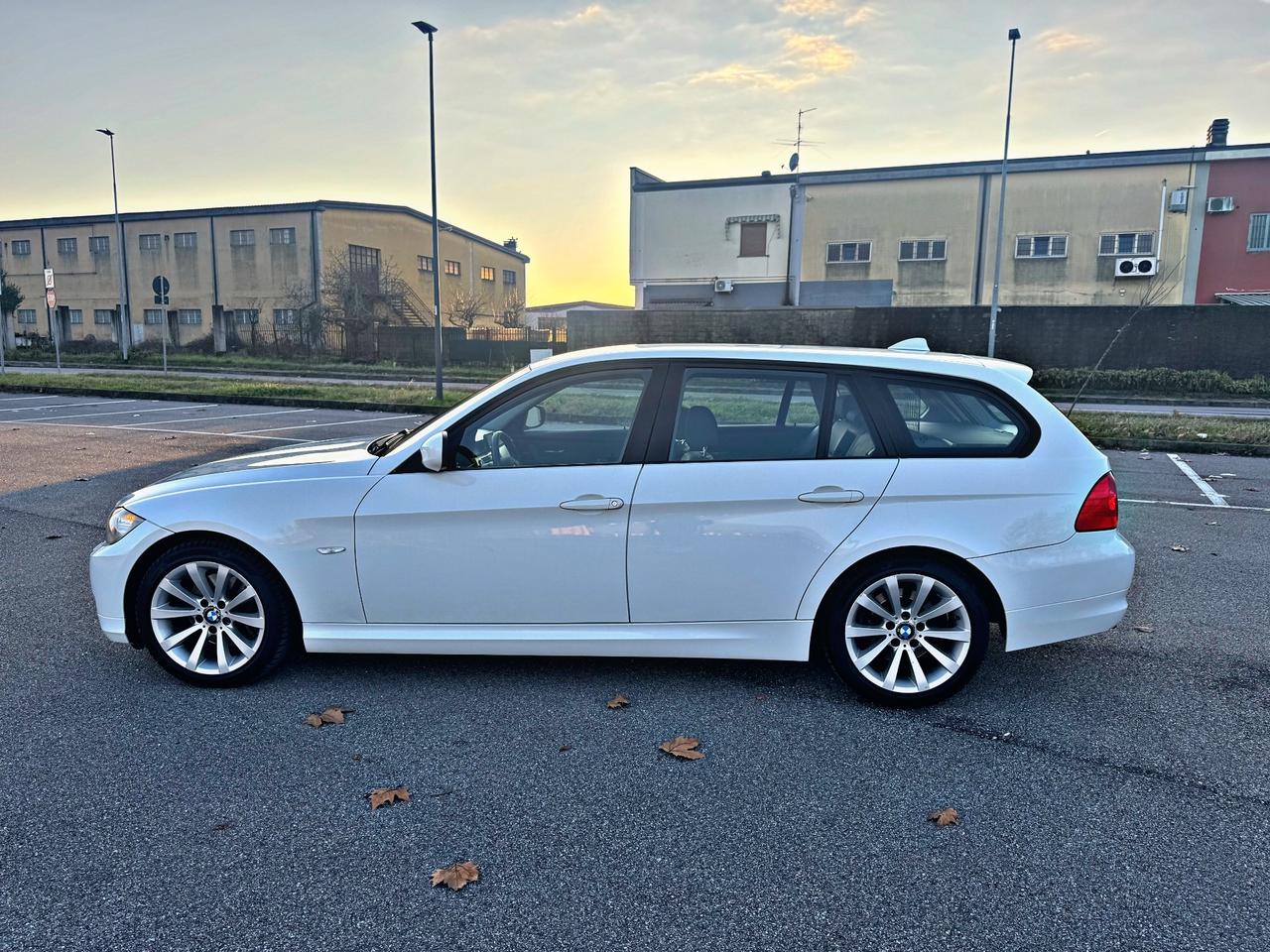 Bmw 318d cat Touring Attiva 143cv FL Unico Proprietario