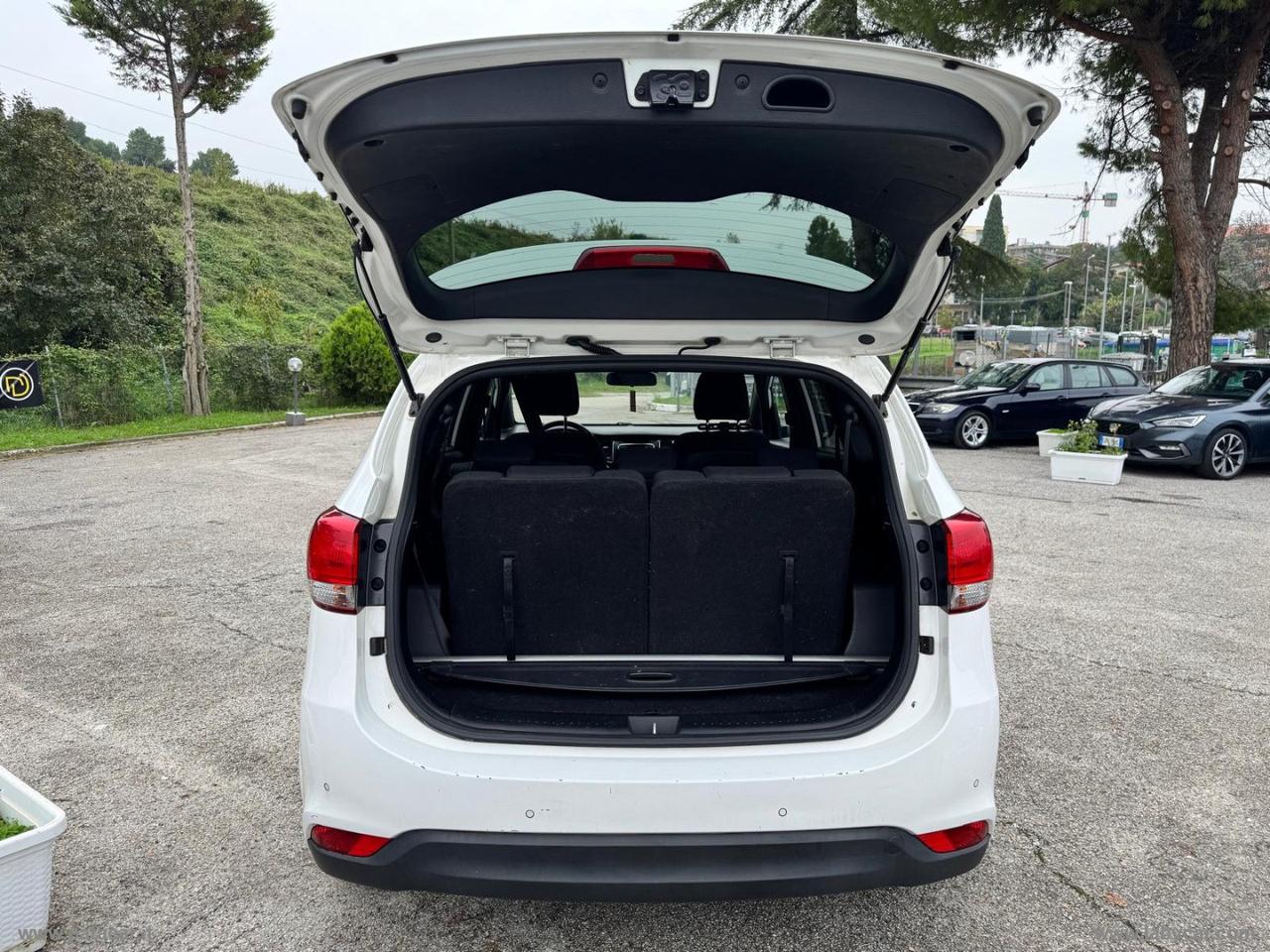 KIA Carens 1.7 CRDi 136 CV Auto Class