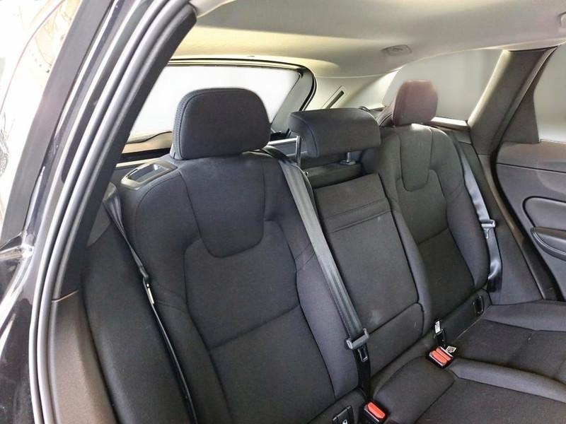 VOLVO XC60 B4 D AWD AUTOMATICO MOMENTUM SUV