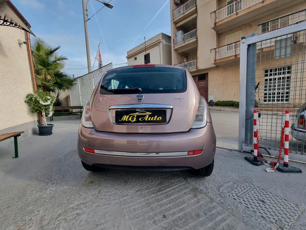 Lancia Ypsilon 1.3 MJT 75 CV Diva