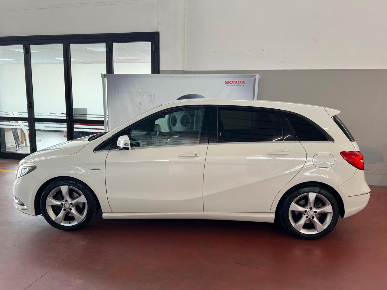 Mercedes-benz B 180 BlueEFFICIENCY Premium