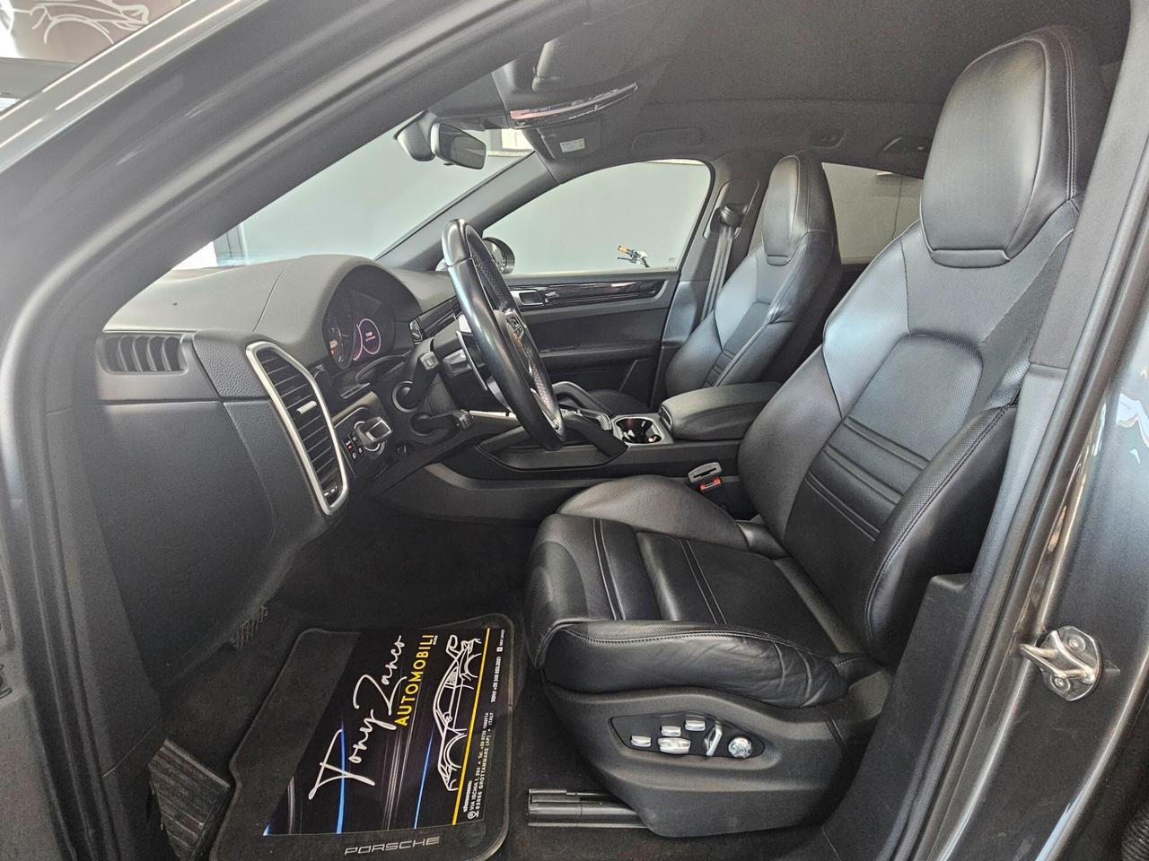 Porsche Cayenne 3.0 V6 E-Hybrid Platinum Edition