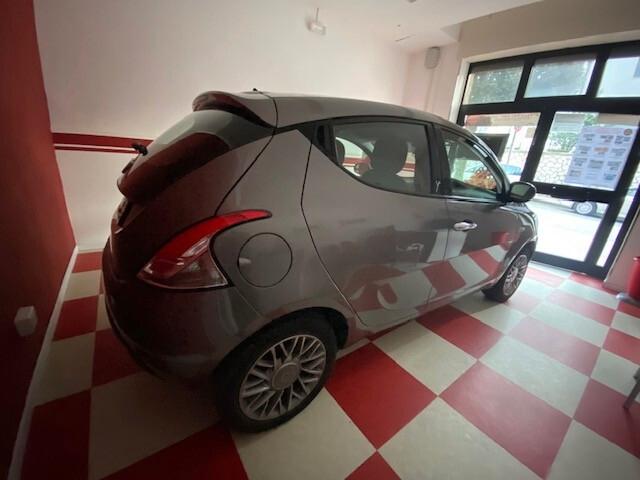 Lancia Ypsilon 1.2 69 CV 5 porte S&S Gold