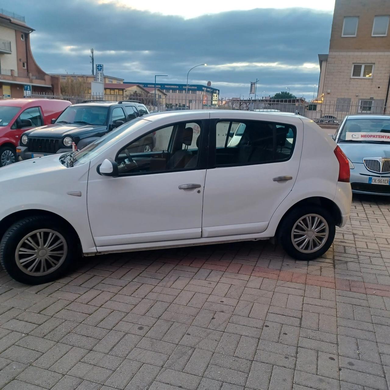 ECONOMICA SANDERO 1.4 GPL DI FABBRICA