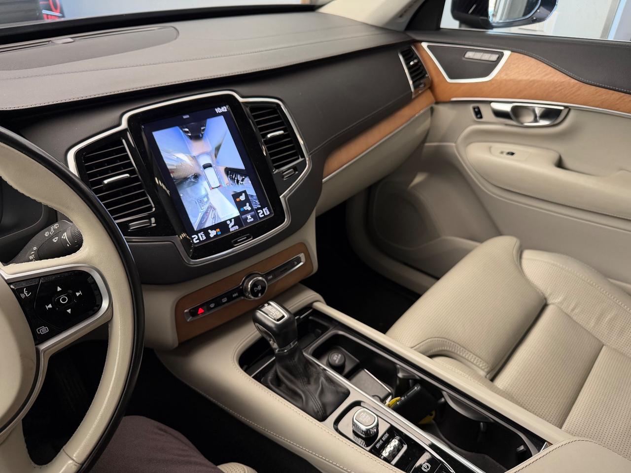 Volvo XC 90 XC90 B5 (d) AWD Geartronic 7 posti Momentum