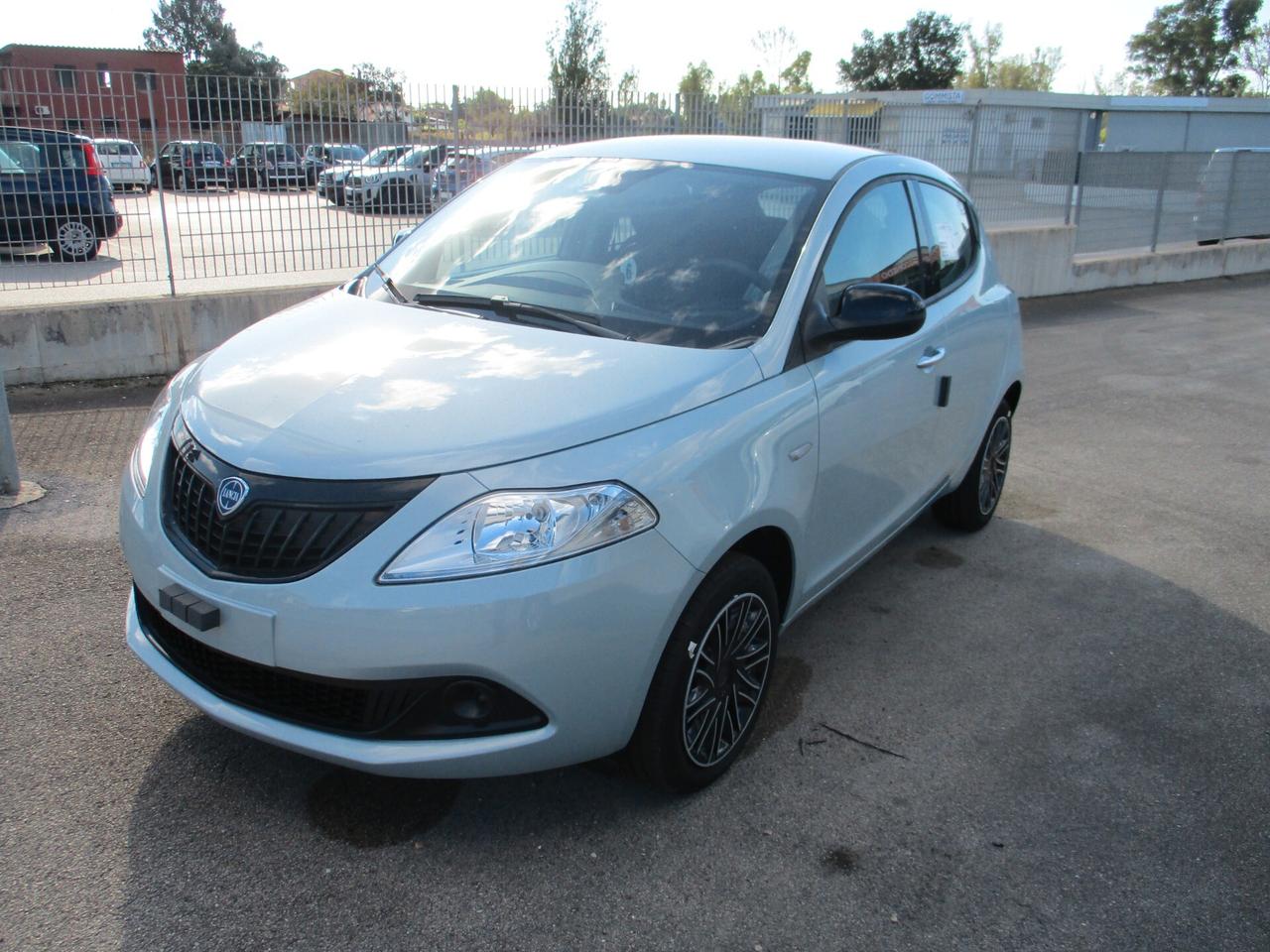 Lancia Ypsilon 1.0 FireFly 5 porte S&S Hybrid Oro