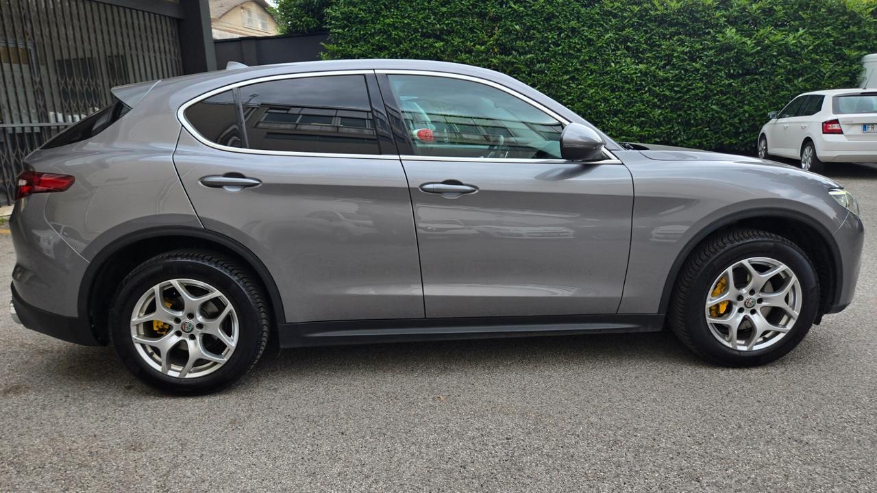 Alfa Romeo Stelvio 2.2 Turbodiesel 210 CV AT8 Q4 Executive