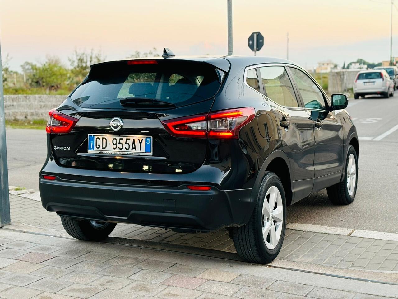 Nissan Qashqai 1.5 dCi 115cv LED/NAVI/CAMERA - 20