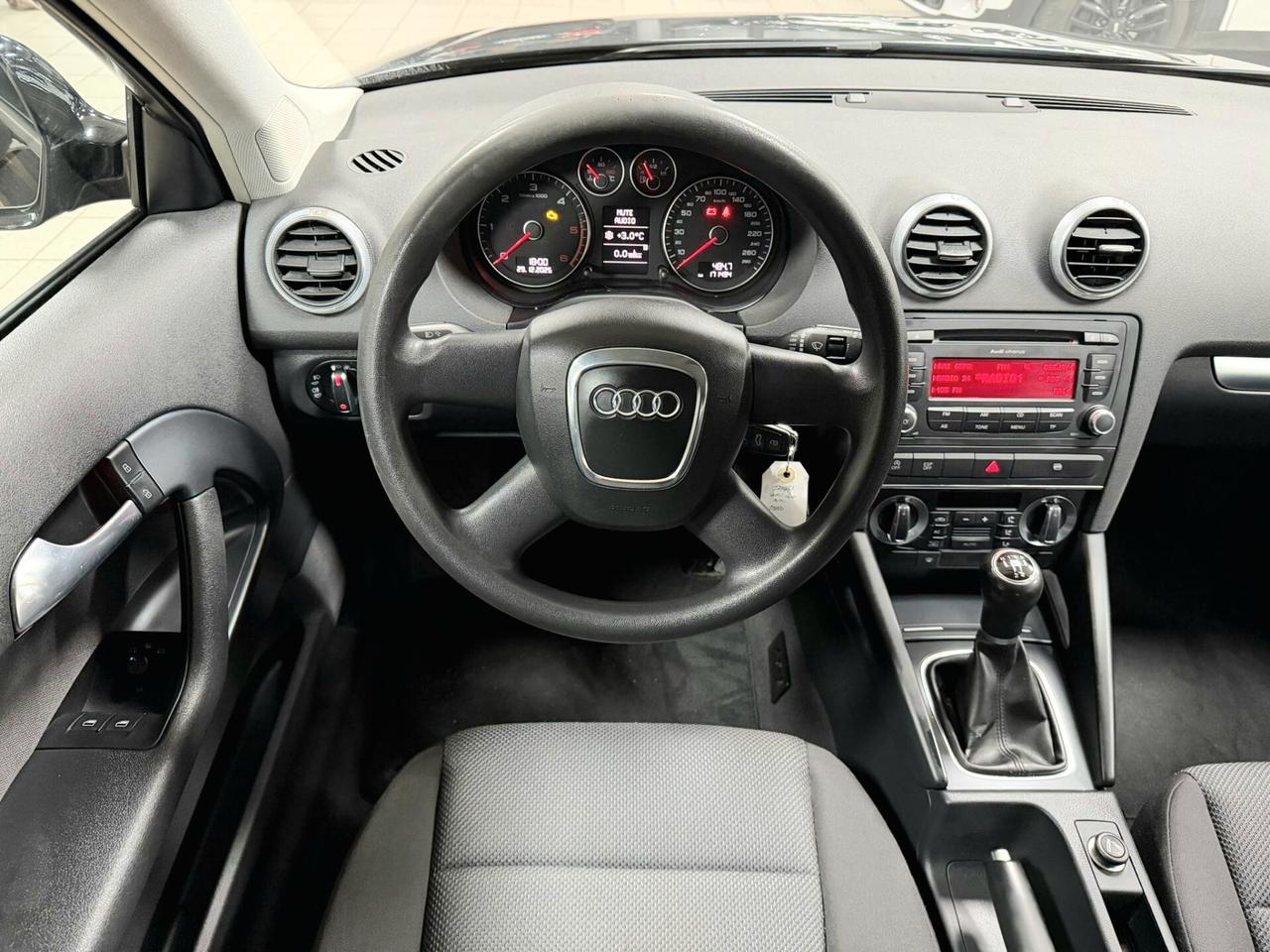 AUDI A3 1.6 TDI 105 CV AMBITION