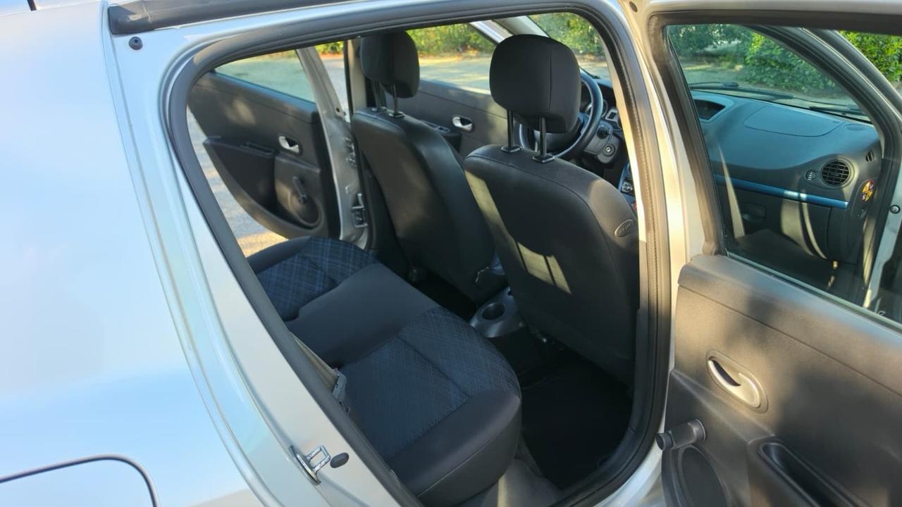 Renault Clio Storia 1.2 16V 5 porte Dynamique