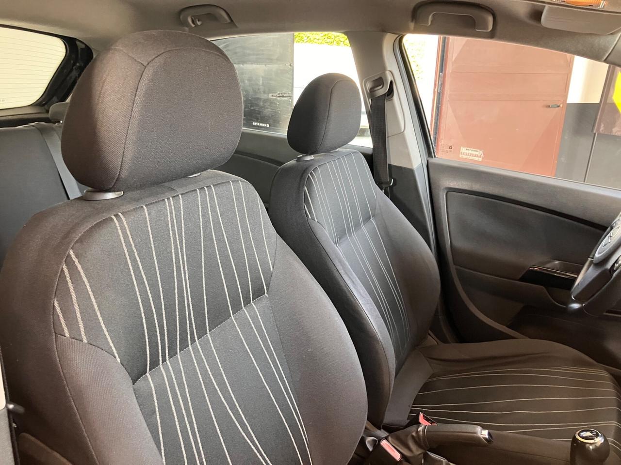 Opel Corsa 1.2 5 porte Cosmo NEOPATENTATI