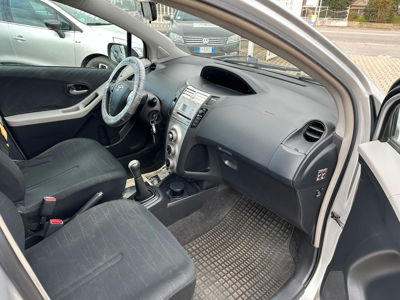 Toyota Yaris 1.3 5 porte Navi