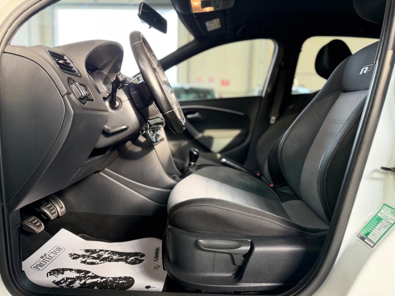 Volkswagen Polo 1.4 TDI 5p. R-LINE NEOPATENTATI