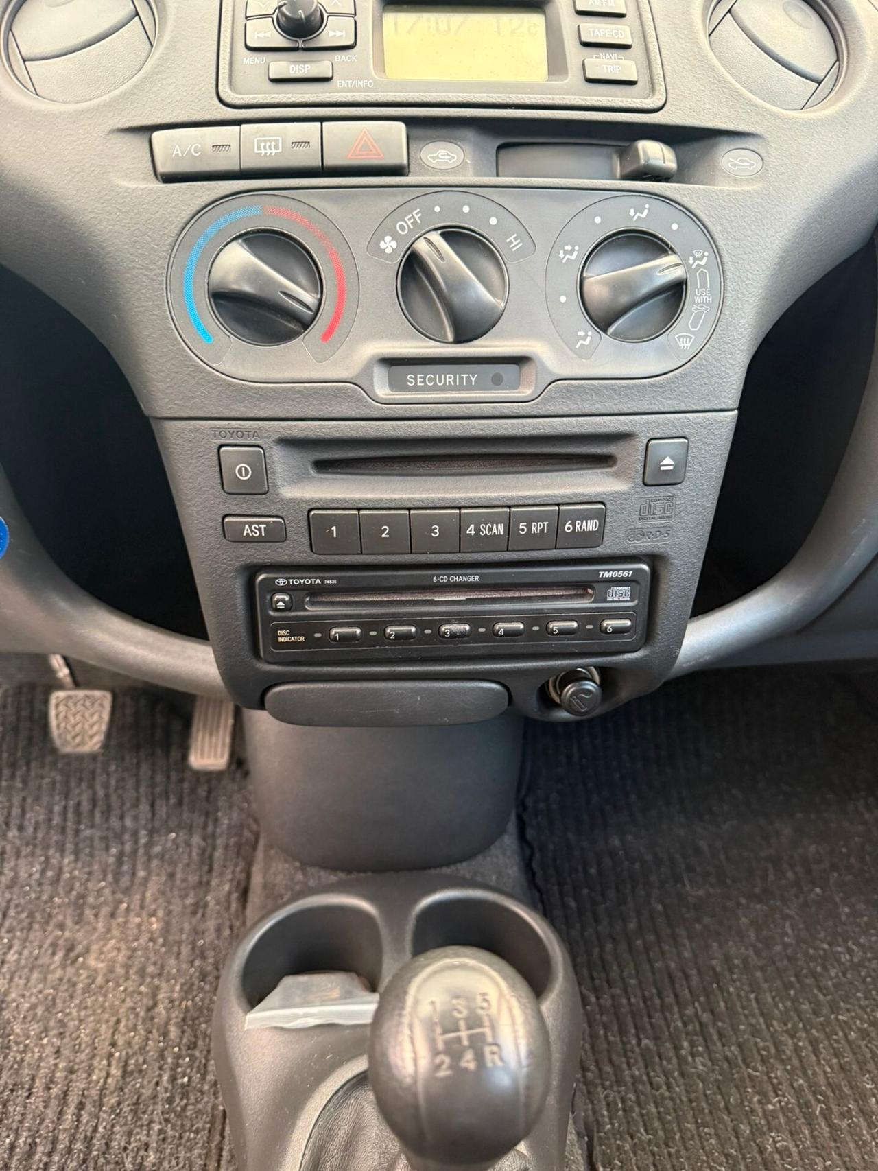 Toyota Yaris 1.4 tdi D-4D cat 5 porte Sol '03