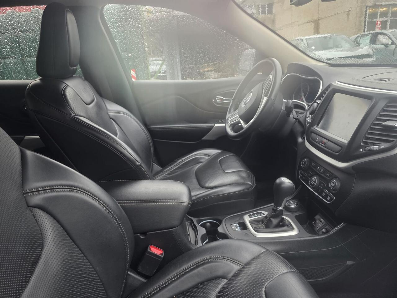 Jeep Cherokee 2.2D 200CV perfetta è garantita 12M