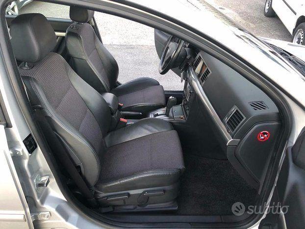 Opel Signum 3.0 V6 CDTI Sport