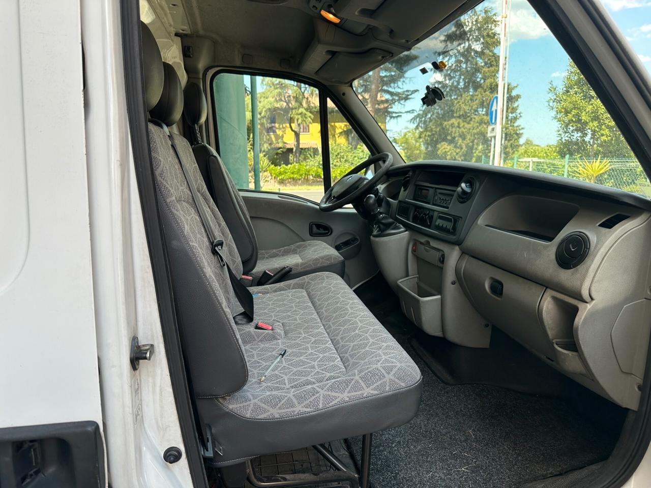 Renault Master 2.5 DCI (12 RATE)