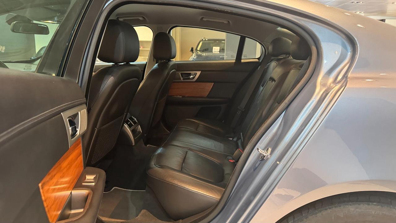 Jaguar XF 2.7D V6 - 2008