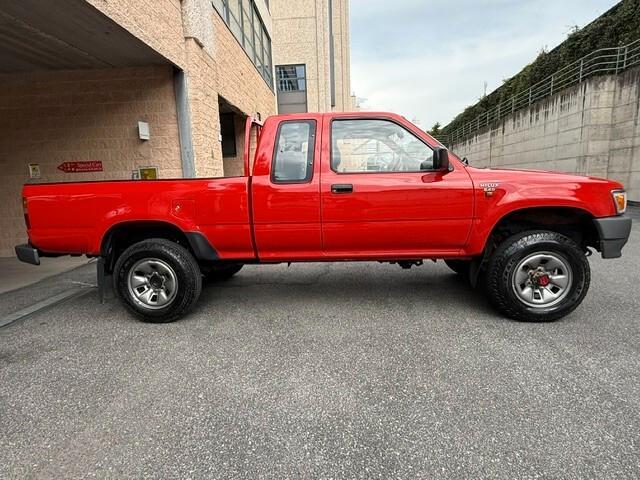Toyota Hilux 2.4 diesel Pick-up